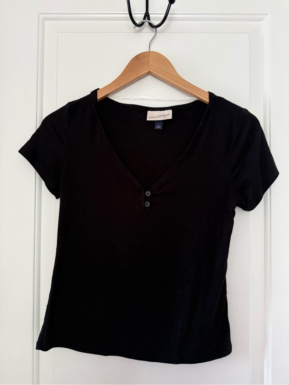 Universal Thread V-Neck Henley Short Sleeve Top